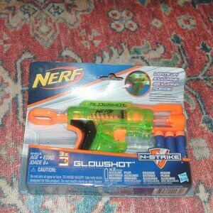 NWT NERF N-Strike Glowshot Dart Gun Toy Hasbro Lights Up
